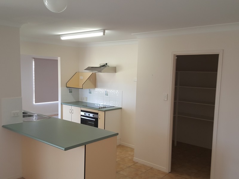 3 Rothbury Place, New Auckland QLD 4680