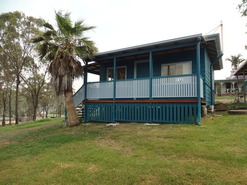 9 Gladstone Street, Mount Larcom QLD 4695