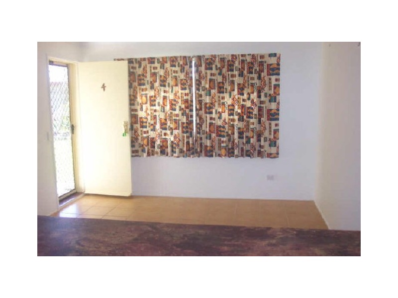 4/40-42 MARTEN STREET, Gladstone QLD 4680