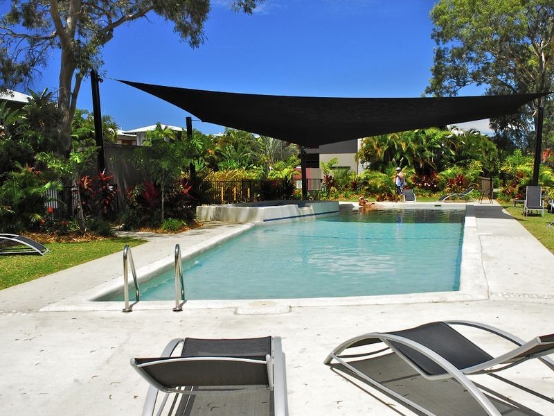 8/4 Ocean Beach Drive, Agnes Water QLD 4677