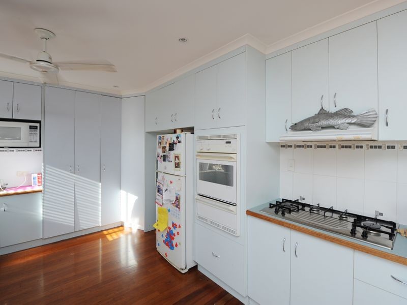 3 Rigby Crescent, West Gladstone QLD 4680