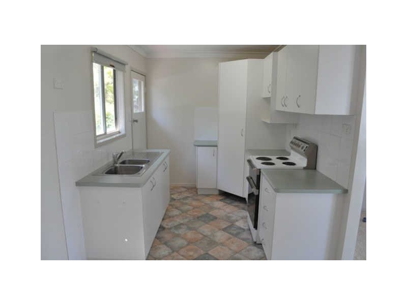 8 Holland Street, Gladstone QLD 4680