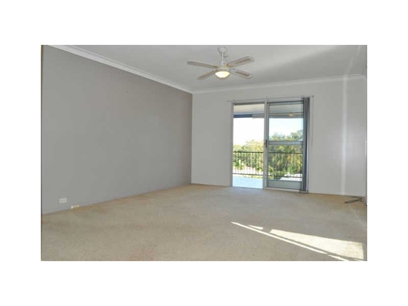 8 Holland Street, Gladstone QLD 4680