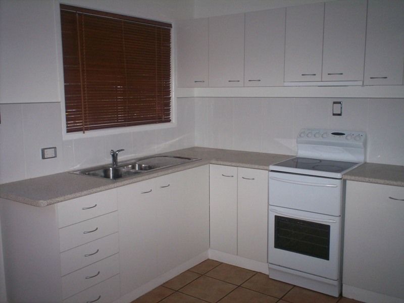 60 Beak Street, New Auckland QLD 4680