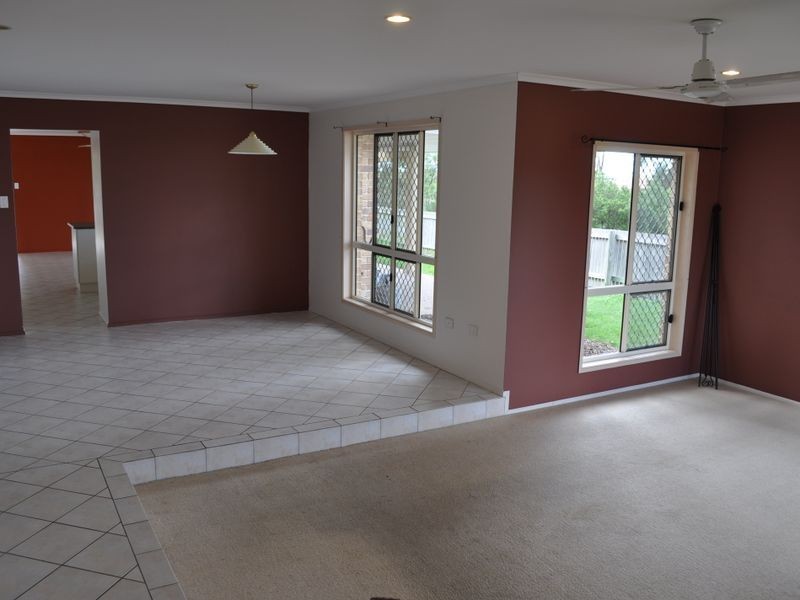 8 Fairbairn Place, Clinton QLD 4680