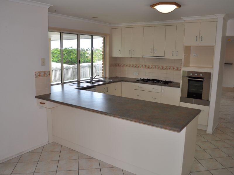 8 Fairbairn Place, Clinton QLD 4680