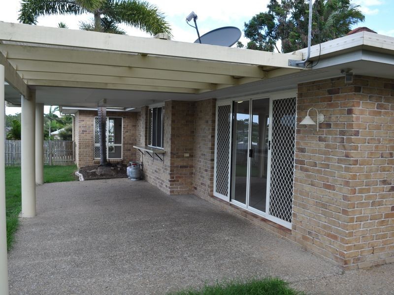 8 Fairbairn Place, Clinton QLD 4680