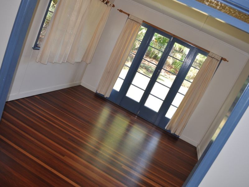 37 Higgins Street, West Gladstone QLD 4680
