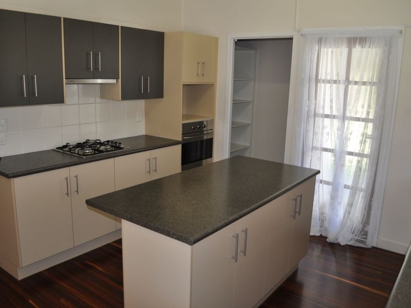 37 Higgins Street, West Gladstone QLD 4680