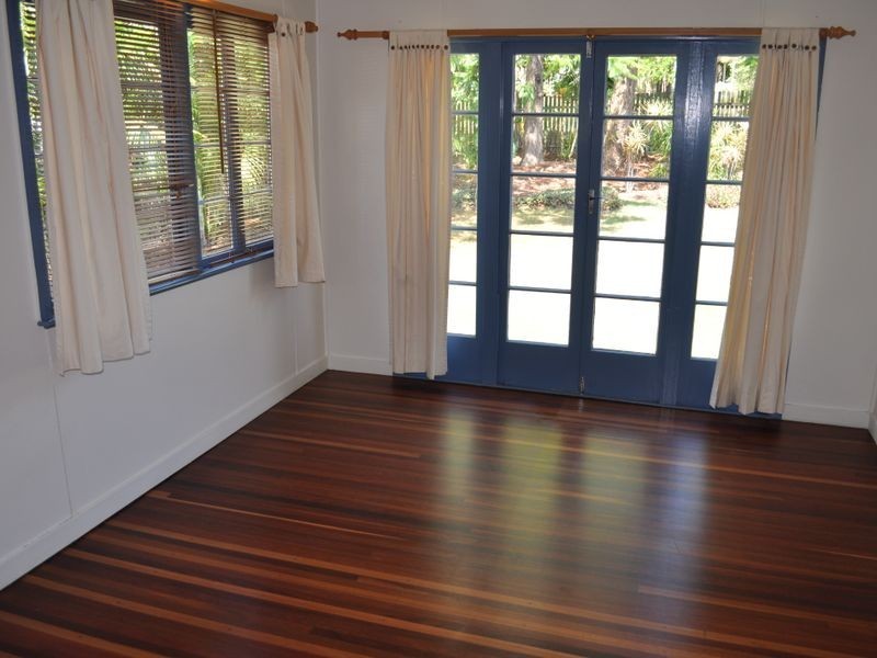 37 Higgins Street, West Gladstone QLD 4680