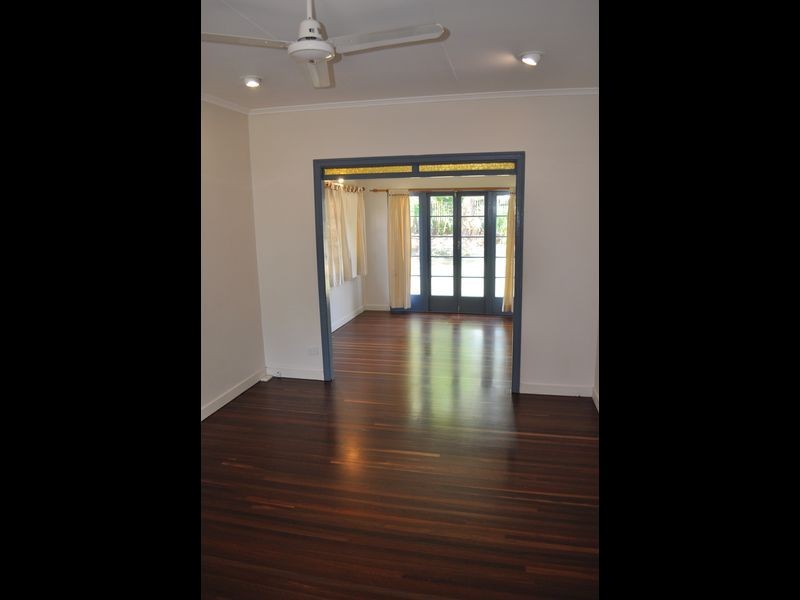 37 Higgins Street, West Gladstone QLD 4680