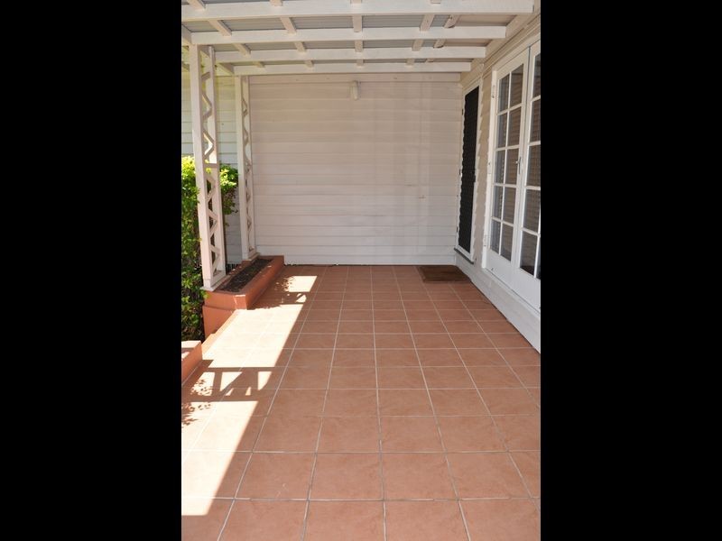 37 Higgins Street, West Gladstone QLD 4680