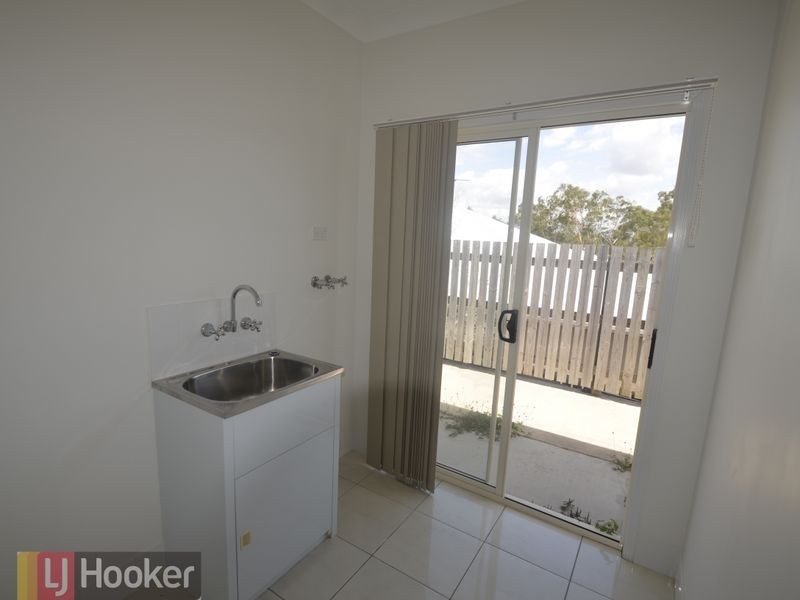 2 Glasshouse Place, New Auckland QLD 4680