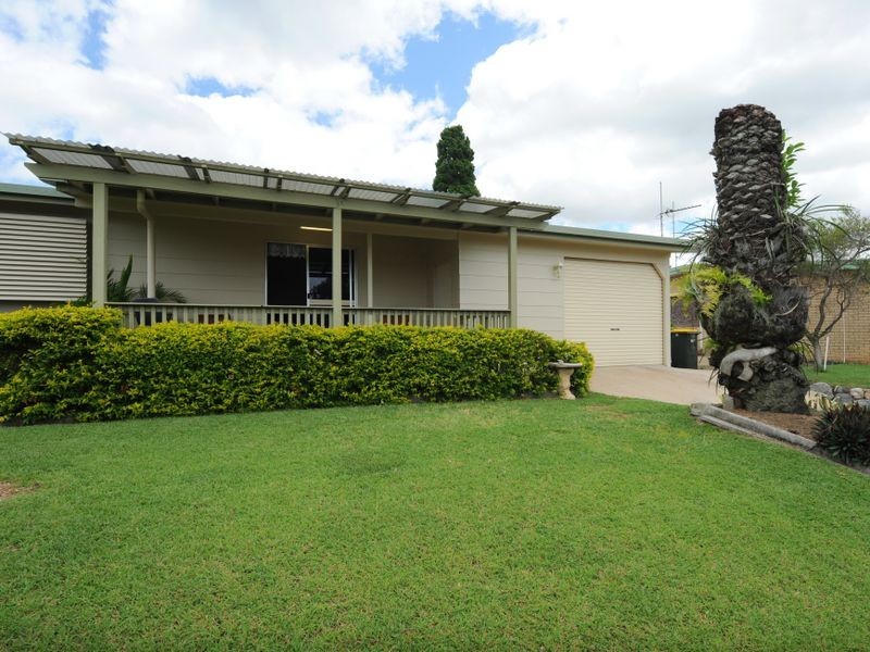 15 Hansen Crescent, Clinton QLD 4680