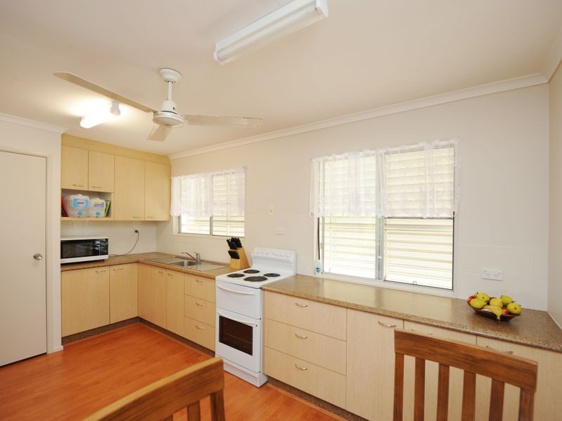 15 Hansen Crescent, Clinton QLD 4680