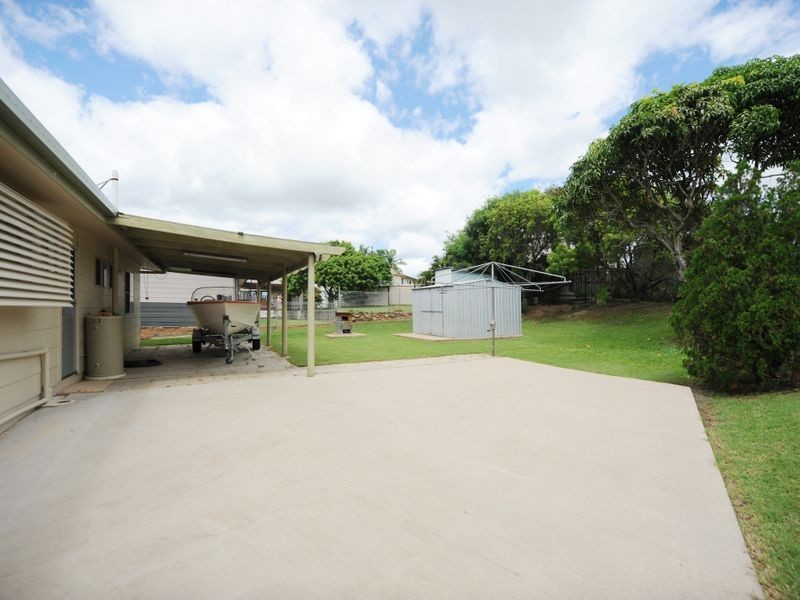 15 Hansen Crescent, Clinton QLD 4680