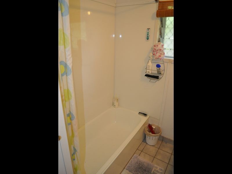 100 Barney Street, Barney Point QLD 4680