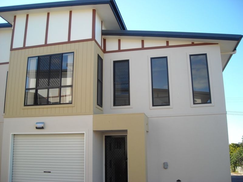 1/25 ROBERTS STREET, Gladstone QLD 4680
