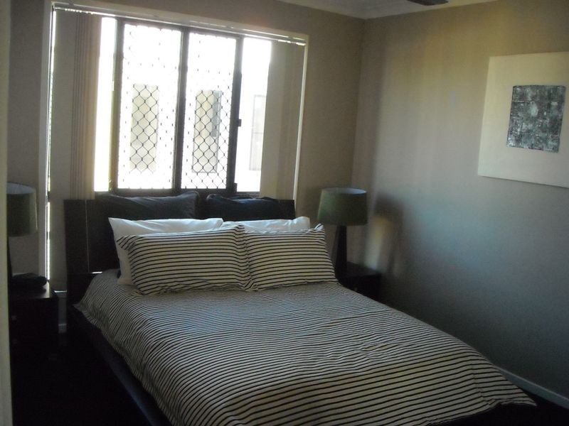 1/25 ROBERTS STREET, Gladstone QLD 4680