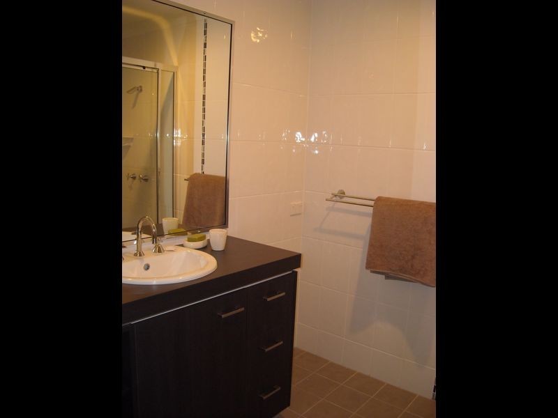 1/25 ROBERTS STREET, Gladstone QLD 4680