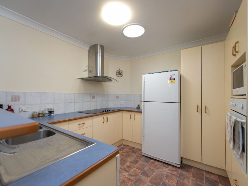 18 Deborah Street, Glen Eden QLD 4680