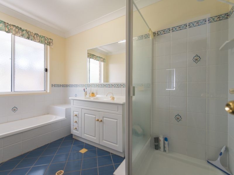 18 Deborah Street, Glen Eden QLD 4680