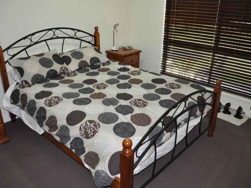 1 & 2/2 Apollo Drive, Clinton QLD 4680