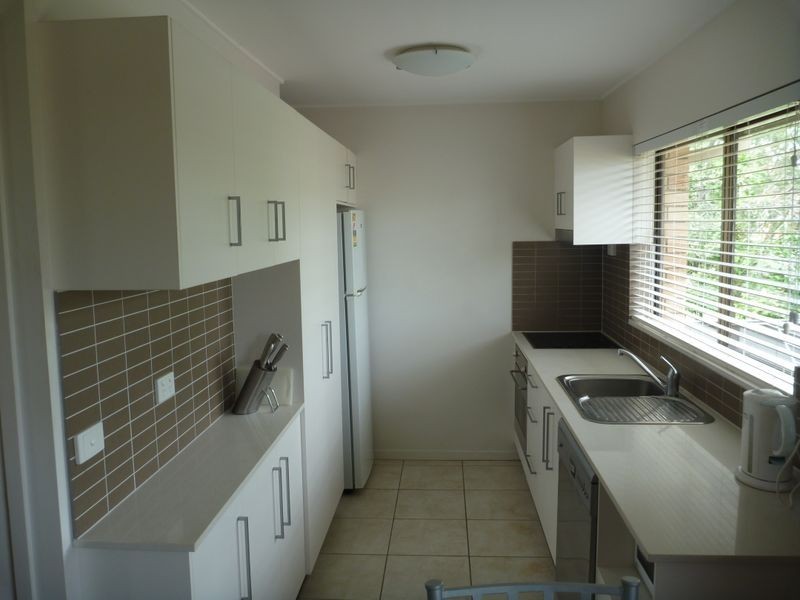 9/208-212 Oaka Street, West Gladstone QLD 4680