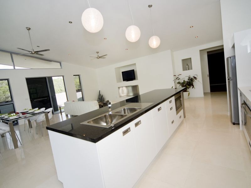 1 Dolphin Terrace, South Gladstone QLD 4680