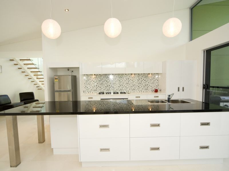 1 Dolphin Terrace, South Gladstone QLD 4680