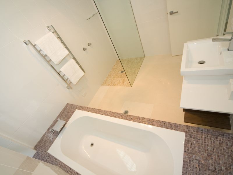 1 Dolphin Terrace, South Gladstone QLD 4680