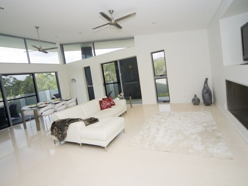 1 Dolphin Terrace, South Gladstone QLD 4680