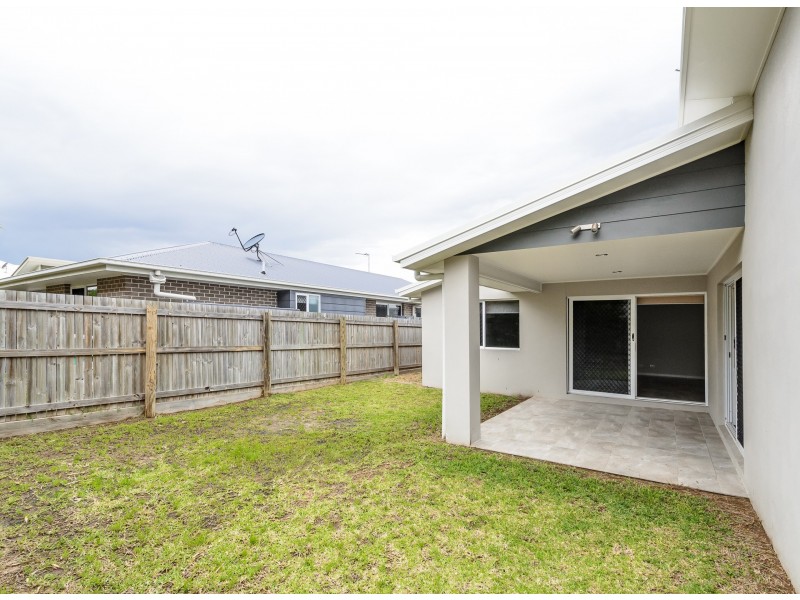 9 Dean Street, Glen Eden QLD 4680