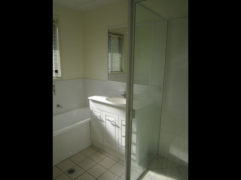 9 Dean Street, Glen Eden QLD 4680