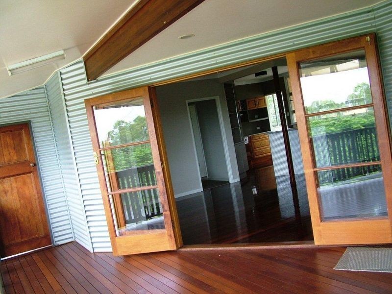 4 Nash Street, West Gladstone QLD 4680