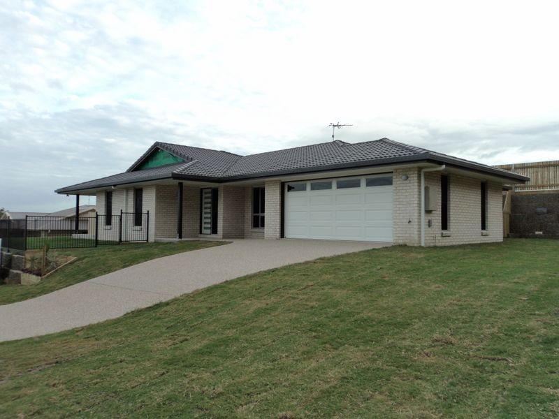 21 Valley Way, Boyne Island QLD 4680