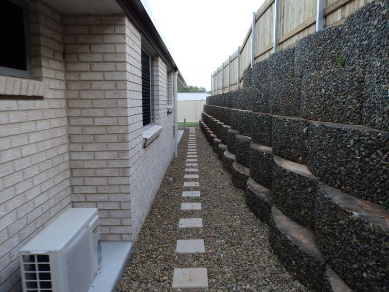 21 Valley Way, Boyne Island QLD 4680