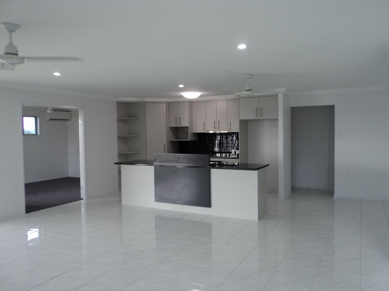 21 Valley Way, Boyne Island QLD 4680