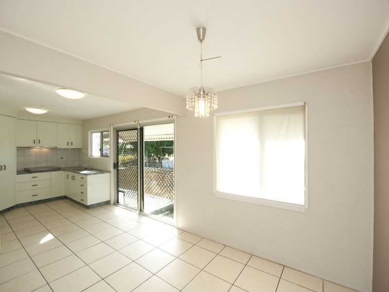 4 Ferguson Crescent, West Gladstone QLD 4680