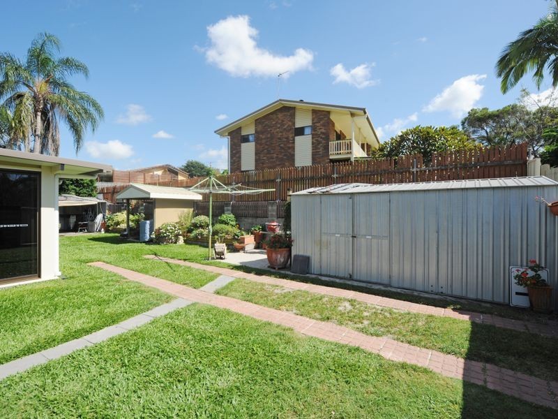 25 Aramac Drive, Clinton QLD 4680