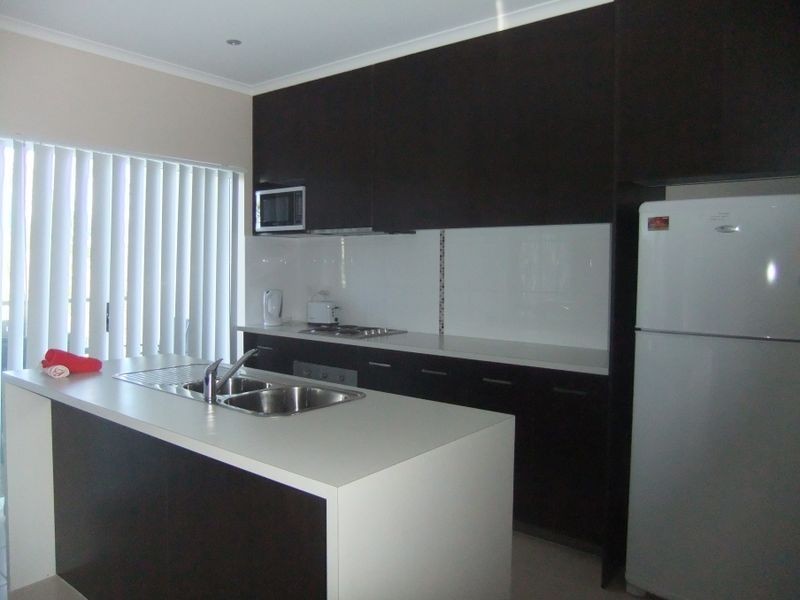 1/9 Cockatoo Drive, New Auckland QLD 4680