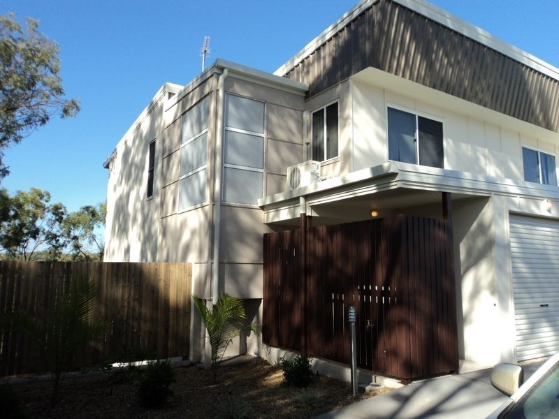 1/9 Cockatoo Drive, New Auckland QLD 4680