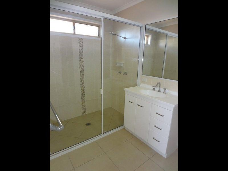 1/19 Wicks Street, New Auckland QLD 4680