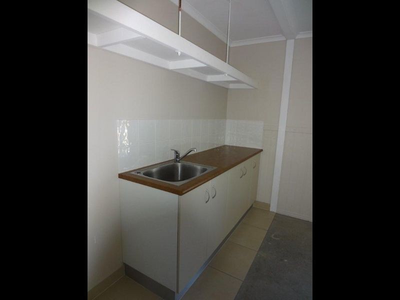 2/19 Wicks Street, New Auckland QLD 4680