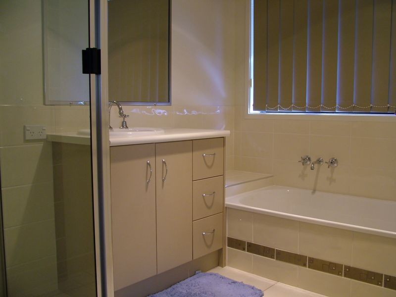 96 Dixon Drive, Telina QLD 4680