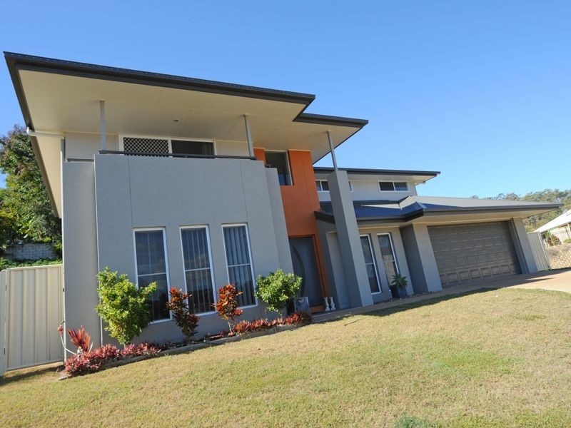 12 Phoenix Place, Telina QLD 4680