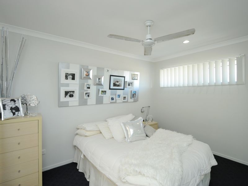 12 Phoenix Place, Telina QLD 4680