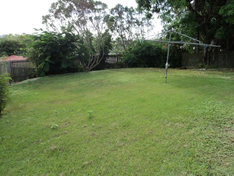 29 Willow Street, New Auckland QLD 4680