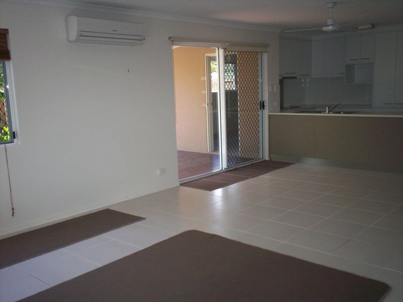 2/70 Off Lane, South Gladstone QLD 4680