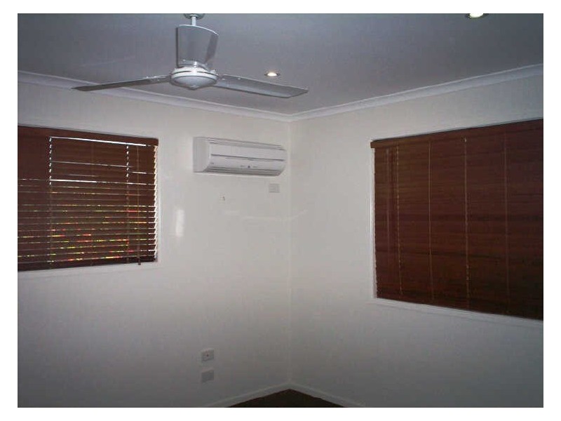 2/70 Off Lane, South Gladstone QLD 4680